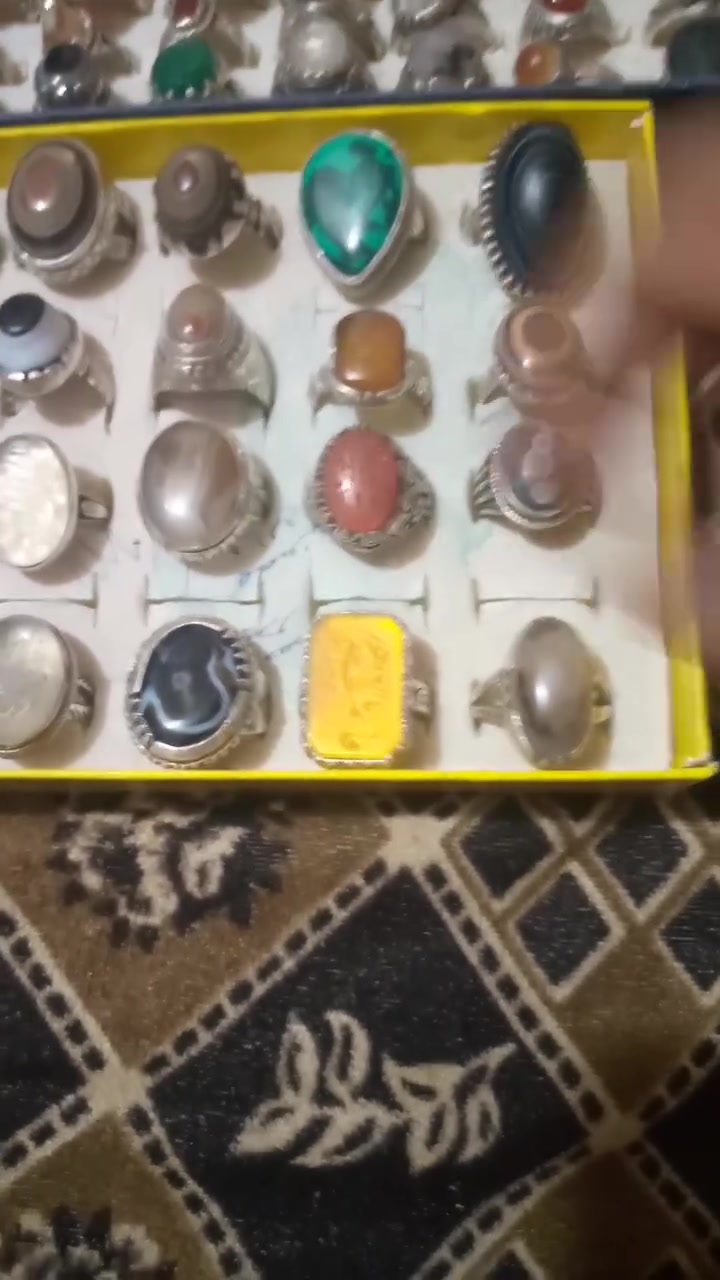 السلام عليكم شباب محابس تحف للبيع جمله الشراي يتصل على هذا الرقم العنوان ناصريه حي الأمن الداخلي***********
