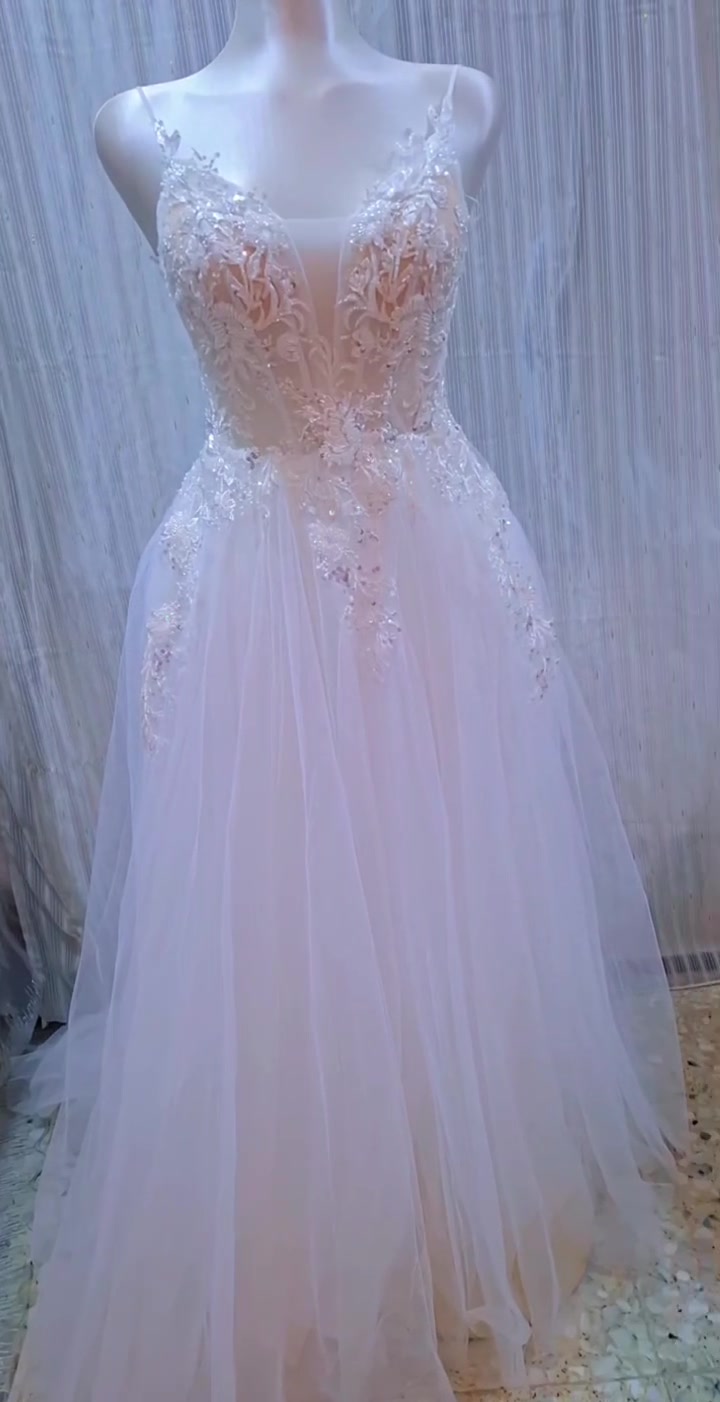 فستان زفاف • مقاسات S/M/L • بغداد