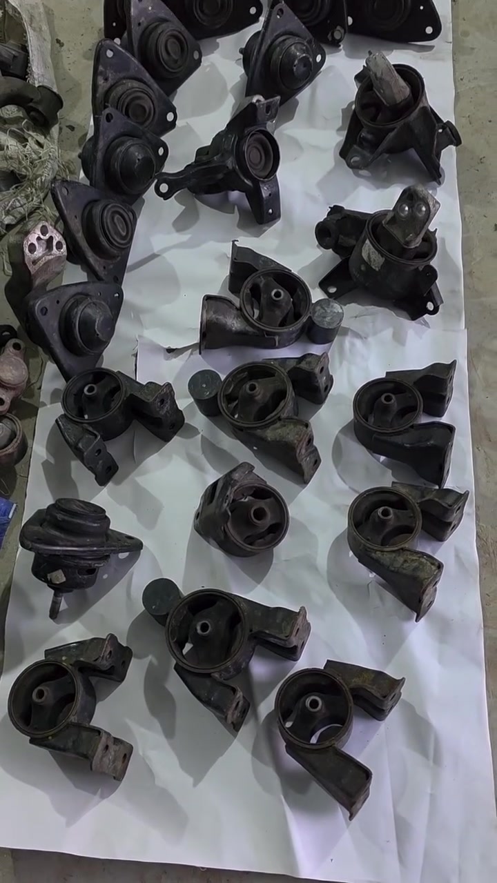السلام عليكم 
البيع بالجمله جمله فقط 
اذين محرك عدد ٢٣ حبه البيع كل الكميه جمله 
التواصل واتساب فقط 
او الاتصال على الرقم *********** 
العنوان الرمادي شارع الشراع بصف الملعب الشراع السباعي
