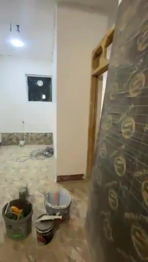 السلام عليكم شقه للايجار في الجغيفي ثانيه  قرب جامع فاطمه سعر الايجار 250 مقدمه اول شهرين  للاستفسار *********** واتساب
