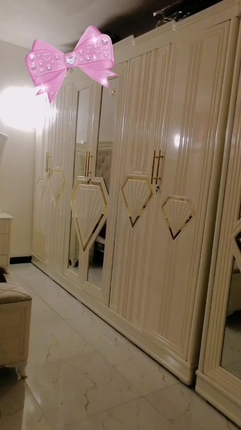 غرفه نوم خشب عراقي تصميم تركي الون اوف وايت 7 قطع مستعمل قليل نضيفه جدا سعرها مليون و 600 وبيها مجالل  للاستفسار مراسله الحساب او الاتصال ع رقم ‏‪***********‬‏ كربلاء

