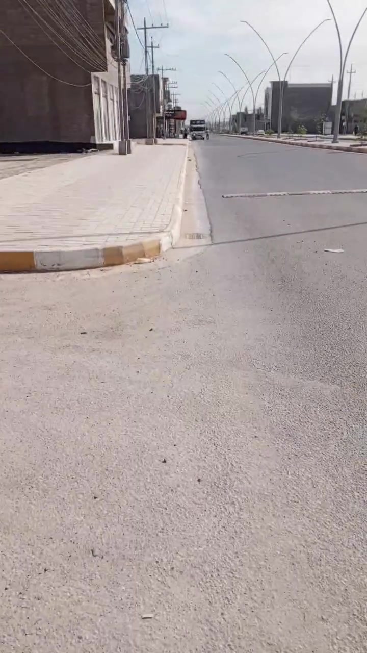 دار للبيع بناء قديم رقم العقار 10128 بظهر الوجه بصف الركن يبعد عن التبليط 15 متر مساحته 200 متر السعر 65 قابل للتفاوض منطقة الستة كيلو للاستفسار الاتصال بالرقم ***********
