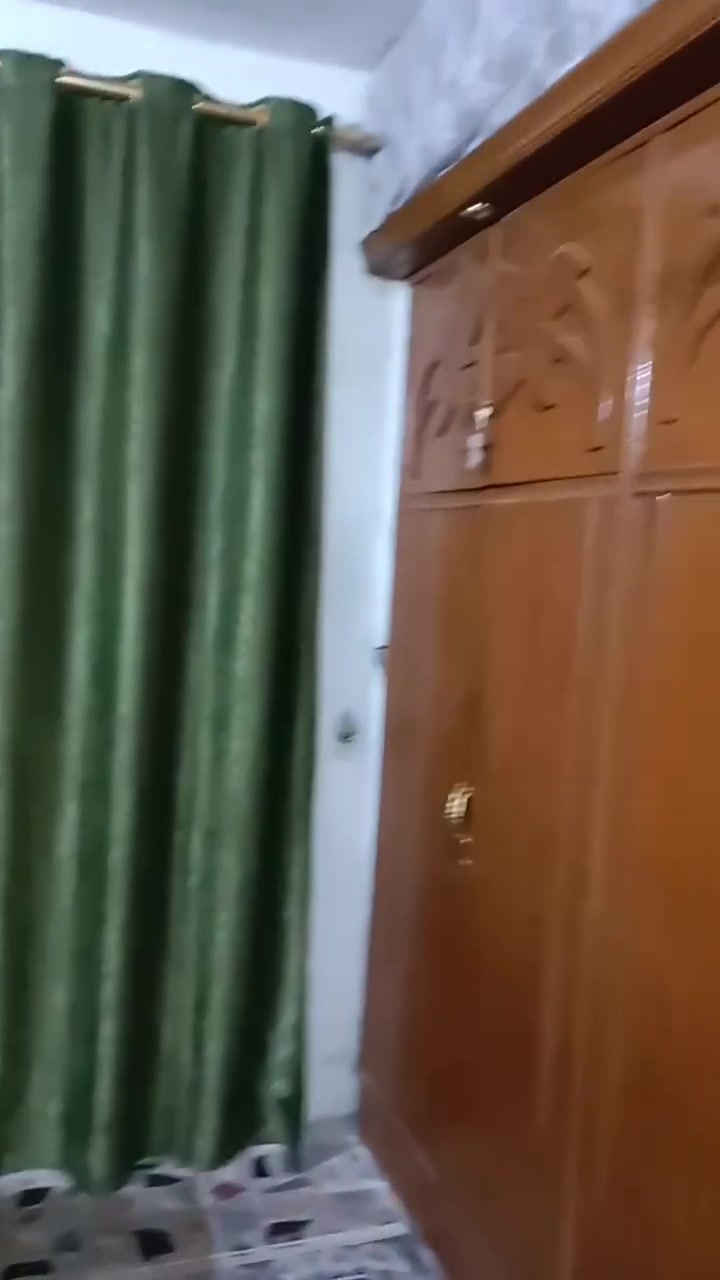 سلام عليكم  قرفة نوم  كاملة البيع نظيفة  السعر خاص ***********
وبي واتساب
