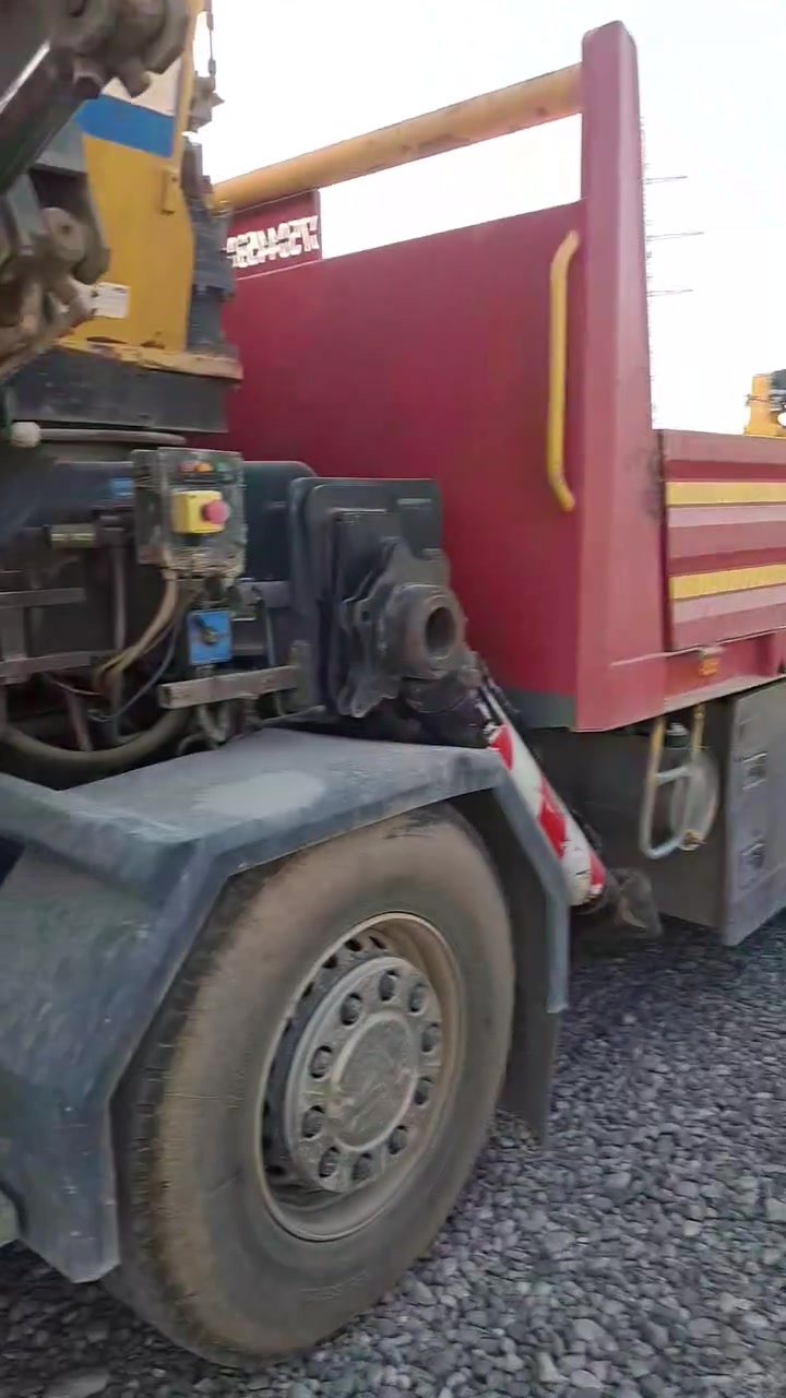 للبیع سکانیا 2013
حجم 580 V8 
*********** واتس اب
جهاز کۆپما ایتالی 25 طن سلاتات 4 + 4 ریمونت کونترول
