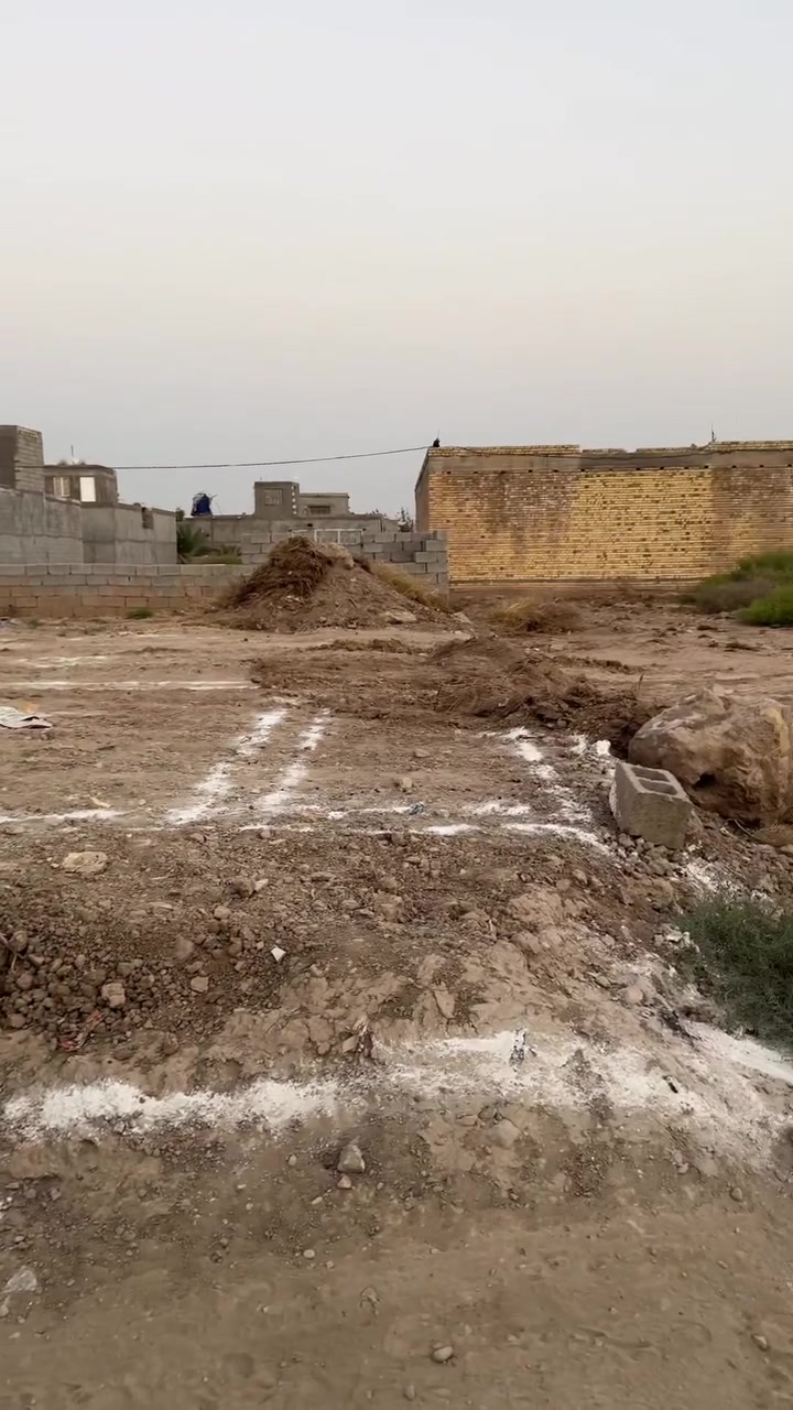 قطعه البيع زراعي 200م وجهيه 10نزال 20
موقع يم غسل العذيب تبعد عن شارع العواد 80متر  كهرباء وطني وماء
***********

