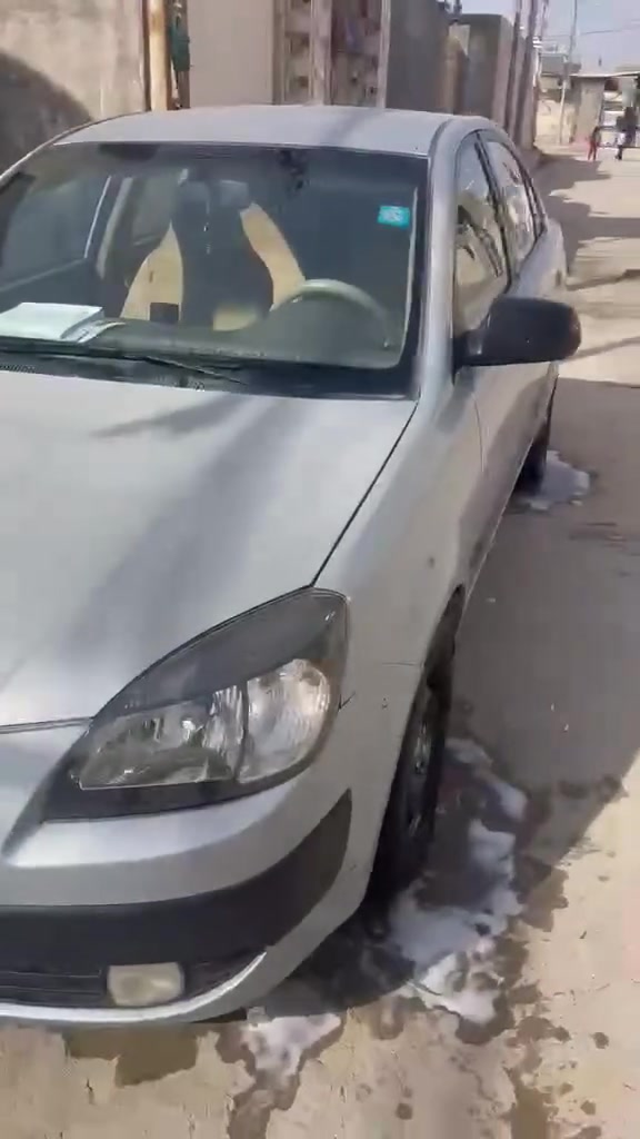 كيا ريو 2007 
خليجي
بدون حادث 
بيها صبغ 3 قطع 
كير مكفول وتبريد وحداديه وتخم تاير 
مكينة مجفتة 1400 
سنوية 2030 باسمي رقم ذي قار 
مكانها ذي قار / قضاء الغراف 

63 بيهة مجال 
***********
