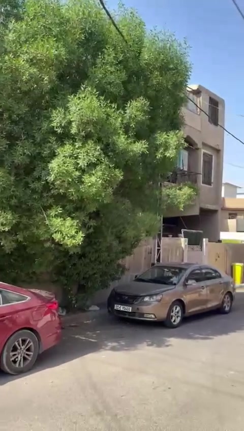السلام عليكم يوجد بنايه للبيع ركن تجاريه وموقع مميز 320م نزال 20 واجه 16 وللجادين أي استفسار على هذا الرقم ***********
