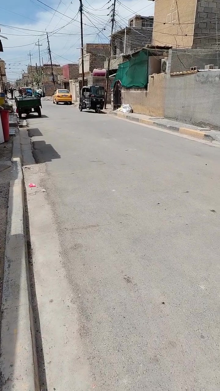 السلام عليكم
بيت للبيع 

المساحة:  105 م متر مريع 10.5 ×10

البناء : استقبال +  2 غرف نوم + مطبخ + حمام +Wc

بيتونه مع مخزن

السطح مطبك شتاكير  وجاهز

تكدر تفر البيت 5 ساف بلوك تبني 3 غرف فوك

البيت كان يم مؤجر وما معتني بي

يحتاج تصليح و صبغ وتطبيك كاشي أرضية

عنوانة سبع قصور شارع حزب الدعوة قرب حسينية المواجد

شراي تتصل او  تراسلني وات ساب

وبخدمتك  انطيك سعر وتفاصيل أو 

ادزلك تصوير أو تجي  تشوفة

بليعجبك
هاتف
***********

نص مكتوب في الصور:
- ١٢:٤٣ ٢٠٢٦/٠٥/٠٩