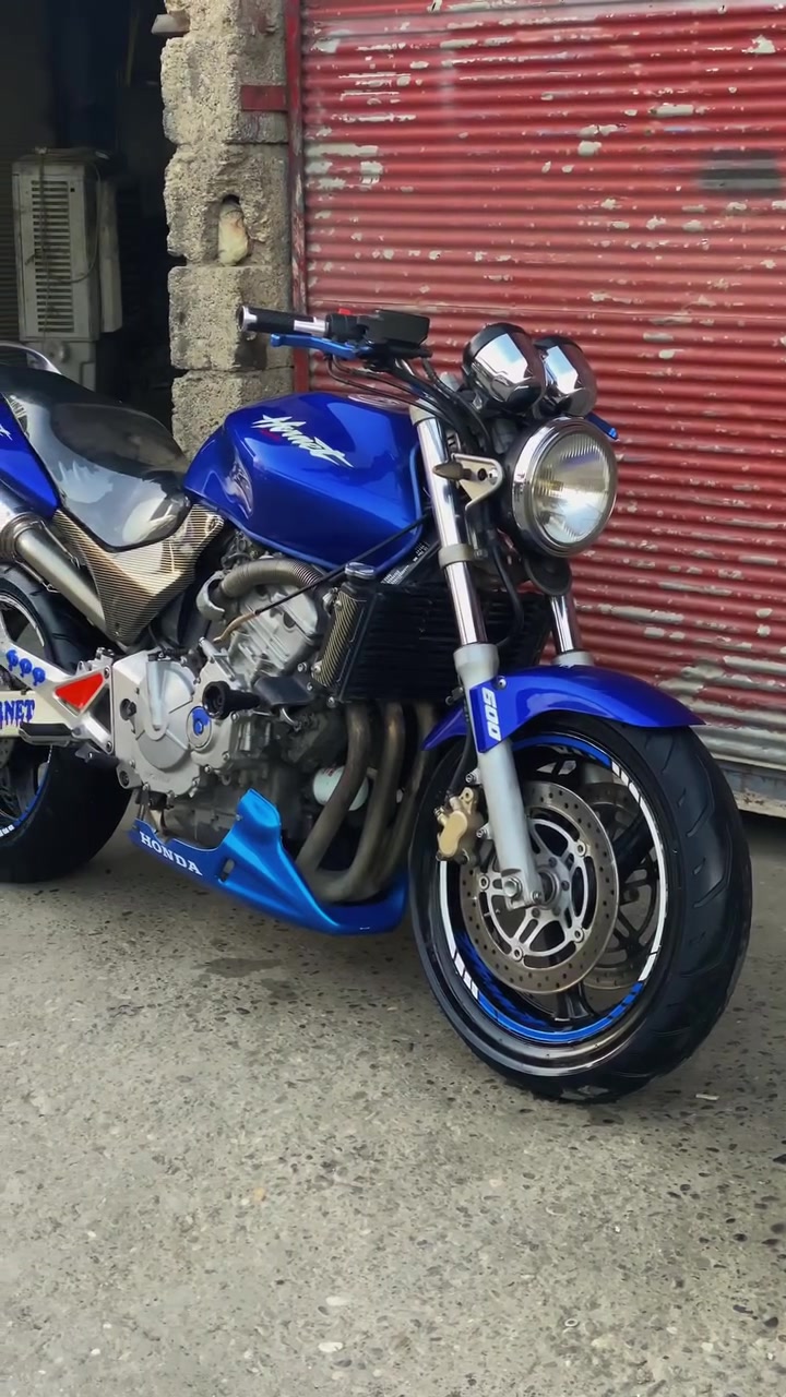 Hornet 🐝 600 2004  24000km
كامل گيياني به شه رت تايه بؤ تايه تايه ي دواو پيشي لؤكه رؤنو فلته ري تازه گؤراوه مه كينه كه پس بي بؤياخ كه م رؤشتوه ماتؤره كه مالي دؤسته و دوسه و په نجا مه سره في نييه هه مويم نوسيوه موشته ري نيت سه رم مه يه شينه نرخ(١٩)گه لاو تؤزي مامه له 

ژ.م(***********)(***********)

