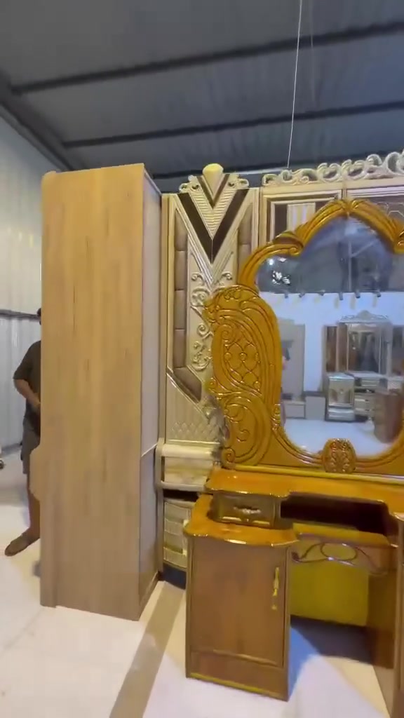 واتساب • غرفة نوم • أثاث