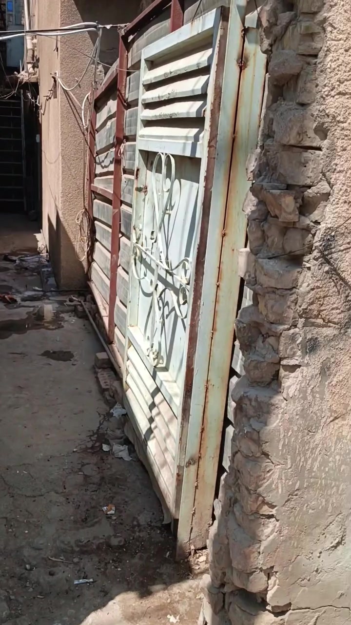طابق ثاني لليجار 
الشعب خلف علوه الأسماك
***********

