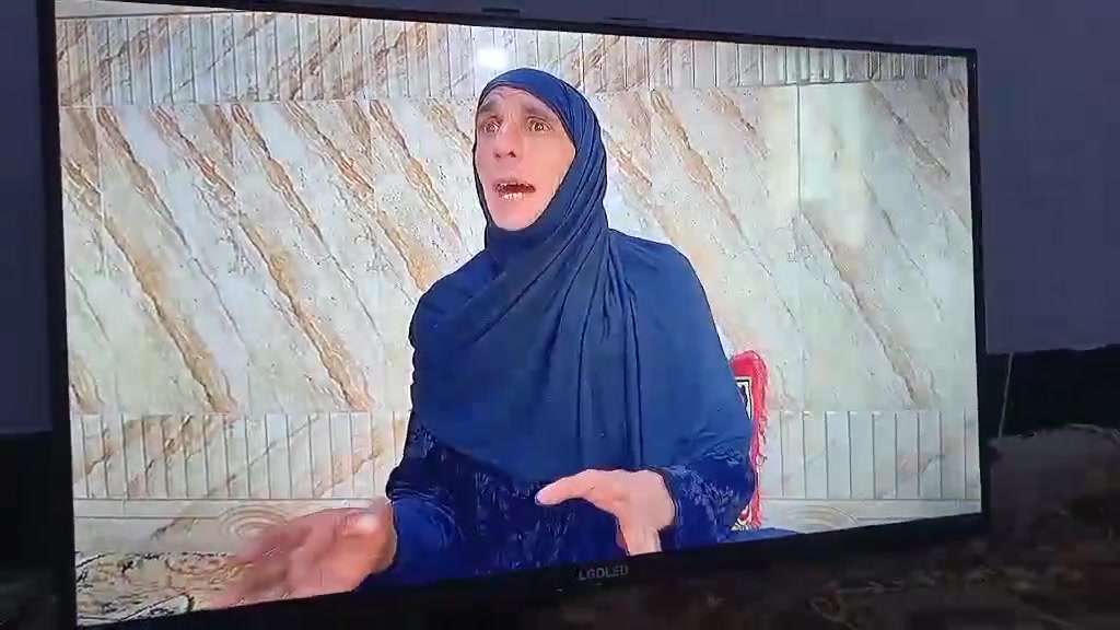 السلام عليكم لدينا شاشه للبيع ايلجي اوليد حجم 32 شاشه جديده استخدامها أقل من شهر ومعاها هذا جهاز مكيوبور فور كي مربوط مع شاشه وانترنت فول وهذا جهاز وياها انترنت فول  وشاشه بدون اطار وسعرها وقفلها قفلها 85 وهاي فيديوهات شغلها على اليوتيوب وعلماً يشتغل ع نظام التيك توك 
وع خاص ما نجاوب فقط ع واتساب واتصال ع ارقام 
***********
***********
ورقم كورك بيه واتساب
