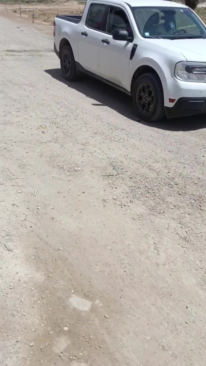 بسمه تعالى هاذ البيت طابقين مشيد البالطابوق مسلح و الارضي بورسلين 
والجدران سيراميك درجه اولى بوب والشبابيك تفصال وحمامات خارجية للضيوف  مجموع الغرف 3وصالتين ومضيف 12×5 م وحديقة مشجره وانتر نت وخط سحب واسواق مجاوره متكامل ومحطة ماء ارو ومدارس العنوان العزيزية مشروع عويد قرب مدرسة الالباب وطليطلة تلفوني ***********، ***********
