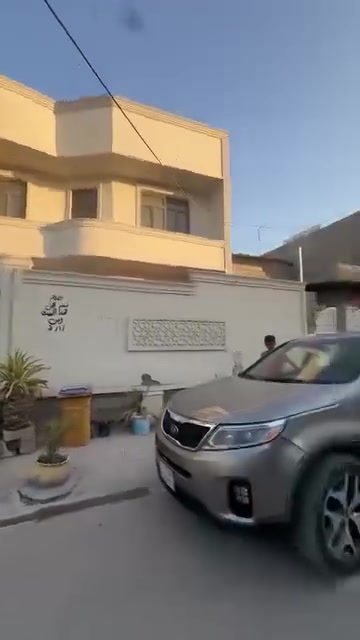 السلام عليكم منزل للبيع الموقع بعقوبة التحرير الحولي بالجزء اول
يبعد ع شارع الحولي محمد ليلة ٥ بيت ع شارع المساحة ٢٠٠ متر 
طابو زراعي ٢٥
منزل مفول مواصفات 
الاستفسارات ع رقم ***********
