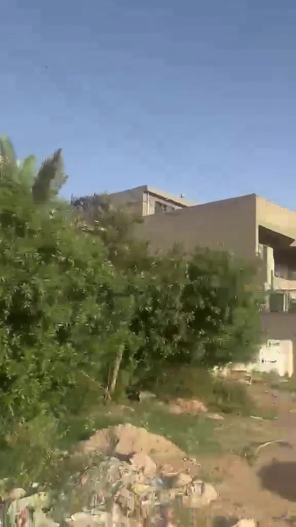 بيت طابوصرف مقابيل السريع الجديدالحافات كراره200متر5غرف نوم صاله استقبال مقابيله تشجير للأستفسار الأتصال علا الرقم***********
