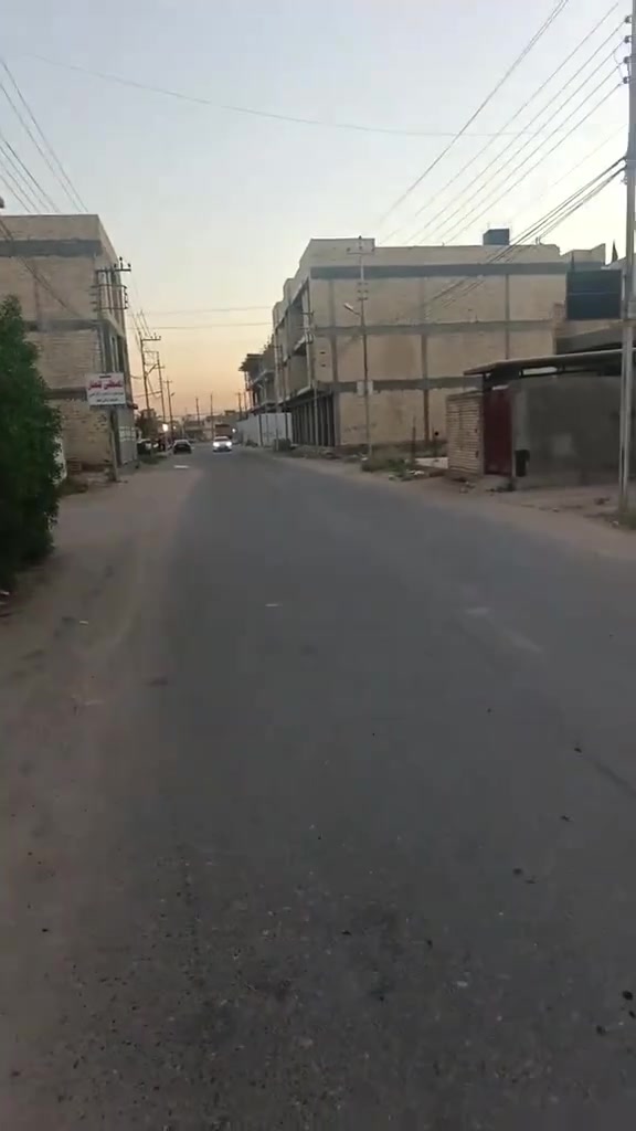 *السلام عليكم ورحمة الله وبركاته

*#بيت_للبيع_البوعيثه_مجمع_الحليم*

*مواصفات البيت:*
- *المساحة*: 100 متر
- *الواجهة*: 6.25 متر
- *النزال*: 16 متر
- *الطابق*: طابقين

*الطابق الاول:*
غرفة نوم + صالة + استقبال + مطبخ + حمام

*الطابق الثاني:*
2 غرفة نوم + حمام  
_نقص: أرضية + بورك + واجهة البيت_

*ملاحظة:* 
البيت تريده ع وضعه و تسليم مفتاح كامل اني حاضر اكمله الك.

*للاستفسار والاتصال:*  
*************
