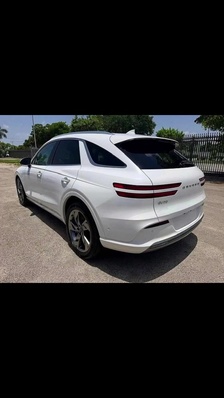 جينيسيس GV70 • كهربا • مزاد الجمعة