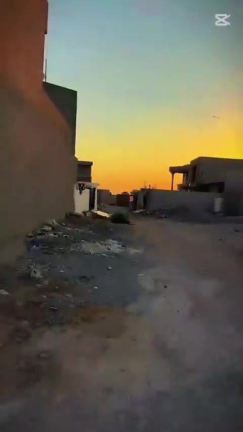 🏡بــيـت لـلبـيـع🏠
🏡بيت قاطين للبيع بناء حديث 
🌴مساحة البيت __٦٠٠__متر
📌موقع البيت قرية المشروع (الخلف الخضر)
🌴سعر البيت __٨٥__ مليون وبيه مجال 
🏡للاستفسار اكثر اتصل على الرقم 
📞☎️«««__***********__»»»

