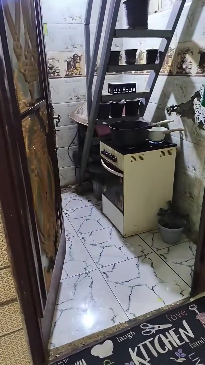 بيت للبيع في منطقة بوب الشام شارع حجي بحر زراعي سند 25 التحويل ثاني يوم المنطقة تبليط جديد كهرباء جديده مجاري والمنطقة خير من الله وسعره جدا مناسب 68 وبي مجال قليل 
التواصل مع الرقم ***********
