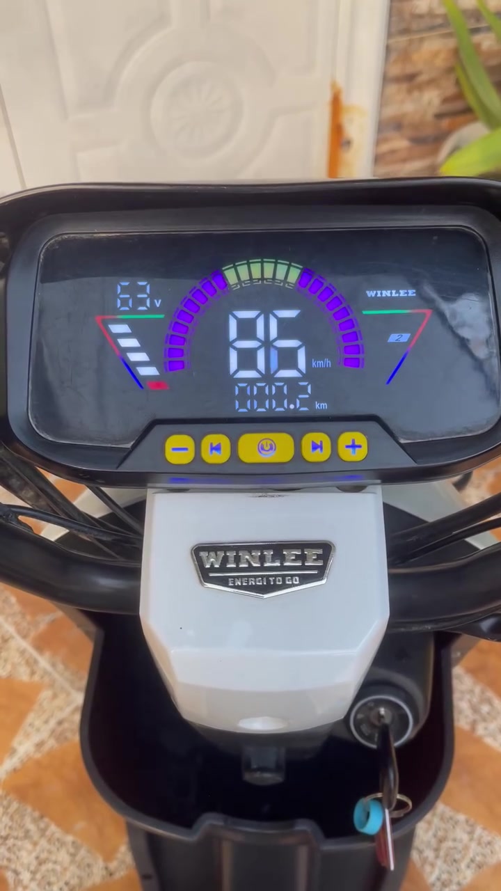 درجه شحن R9 
موديل 2026
بطاريات 32امبير فول شرط 
شاشة DJTL
نظام رجوع خلفي P
بلوتوث 
لايت عالي ناصي 
سماعات شغاله 
ملف 1500واط 
درجة نضيف 100/100
السعر ٤٩٠ وبيها مجال للاستفسار على هذا الرقم ***********1
