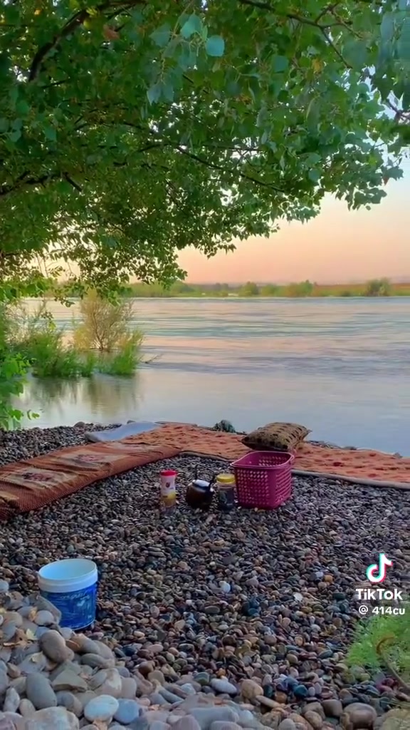 يا الله
🌴✨ بستان للبيع – فرصة مميزة لعشاق الطبيعة والاستثمار ✨🌴

📍 الموقع: ديالى – ناحية جديدة الشط – الحويش
🌊 يقع مباشرة على ضفاف نهر دجلة بمنظر طبيعي جميل وإطلالة مميزة.

📐 مساحة البستان: 3 دونم
📏 واجهة البستان: 50 متر
🛣️ عرض الطريق: 7 متر

🌴 يحتوي البستان على:
✅ نخيل بمختلف الأنواع
✅ جميع أنواع الحمضيات
✅ موقع هادئ ومميز مناسب للاستثمار والاستجمام

📄 جنس الأرض: عقد 17
✅ معاملة جاهزة للتحويل إلى سند 25

💥 موقع استراتيجي ومنظر خلاب يجمع بين جمال الطبيعة وقيمة الاستثمار.

📞 للاستفسار والمعاينة مراسلة مكتب عقار مصطفى العزاوي أو الاتصال على:
***********
***********
