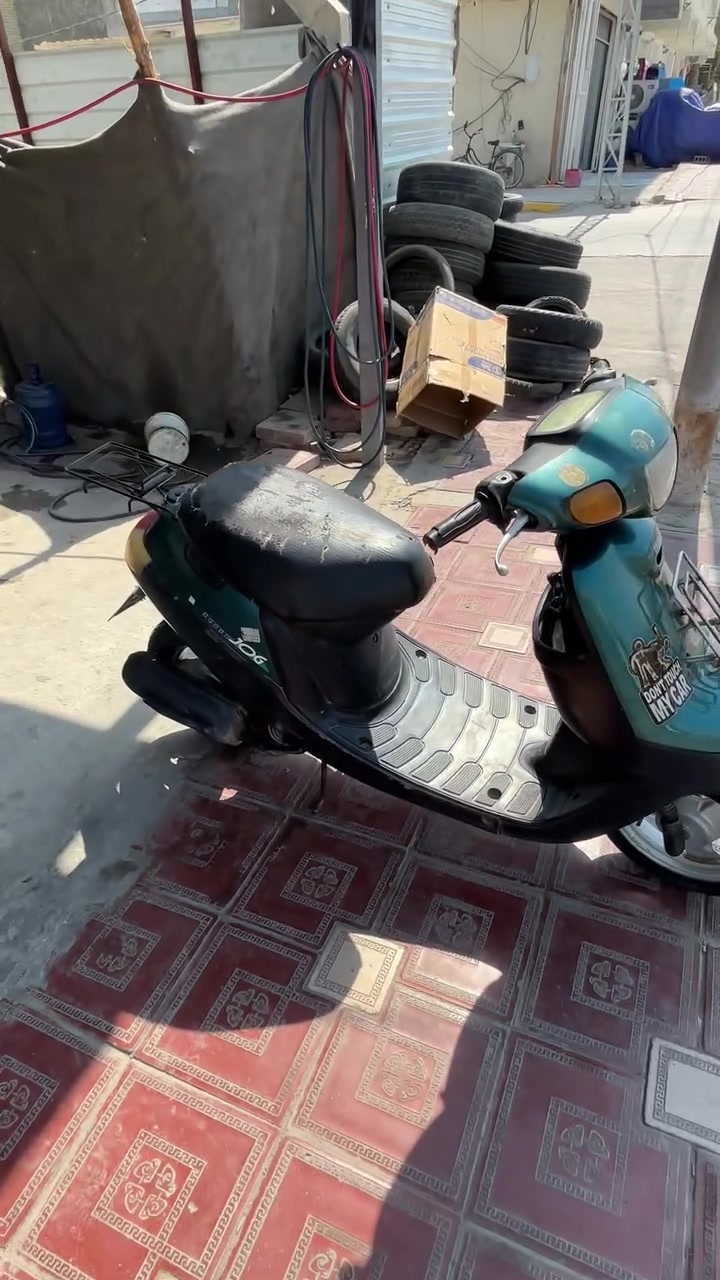 السلام عليكم دراجه بطه للبيع نضيفه ما مفتوحه مكينه ناعمه شاصي مكفولل كهربائيات شغاله السعرر 250 وبيه مجال المكان كربلاء قرب فندق البارون الرقم ***********

