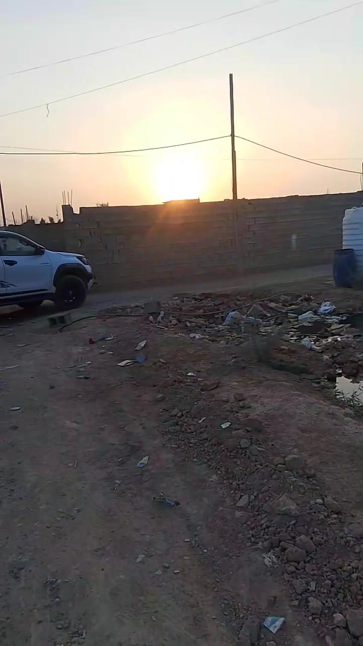 قطعه للبيع المساحه 216 ركن على شارعين خدمات كهرباء ومي العنوان قرب سيطره الاتحاديه هذا وهذا رقم الاستفسار اكثر ***********
