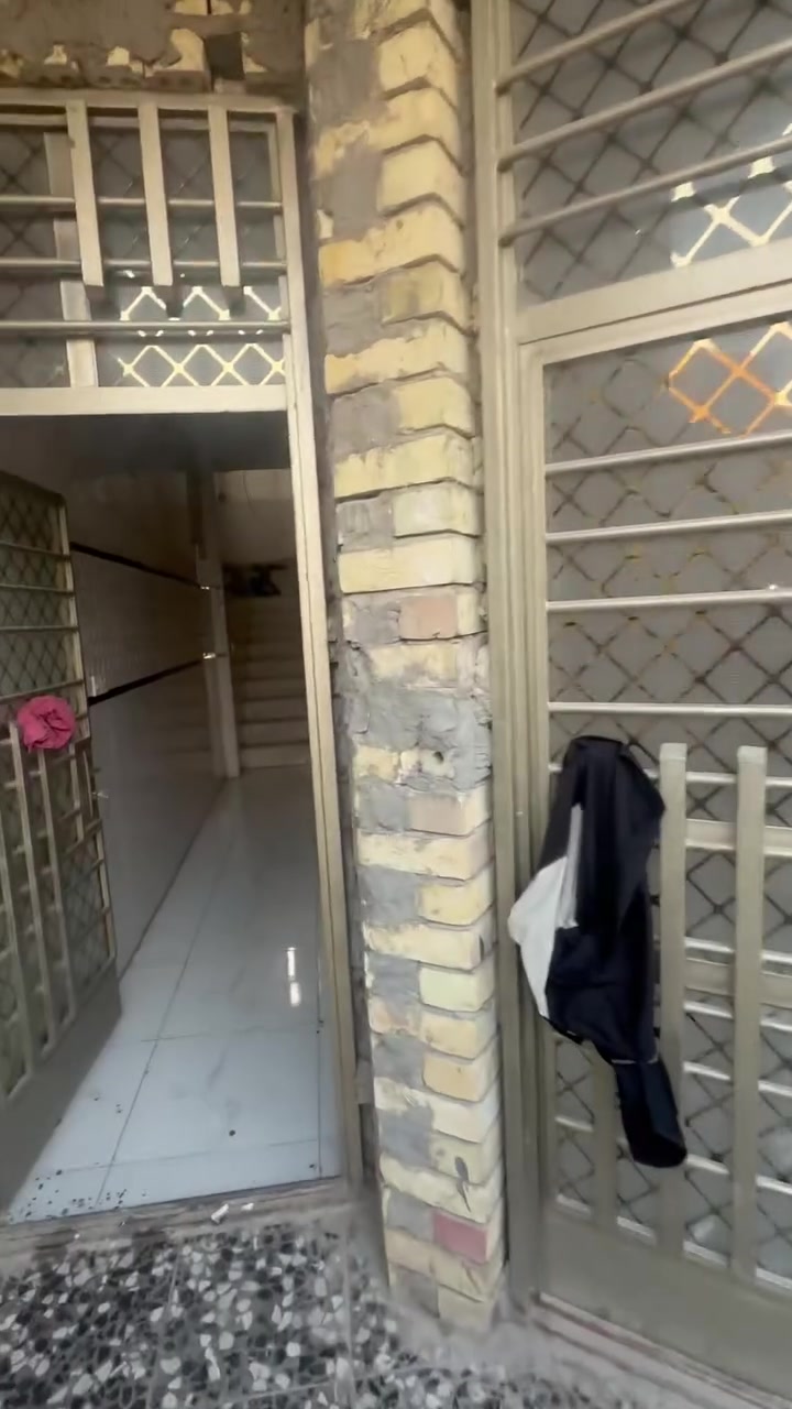 بيت للايجار نهاية الاربع شوارع زراعي النفطية الفرع الخامس ١٠٠ متر طابق واحد غرفة وصالة واستقبال السعر ٣٥٠ استفسار ***********
