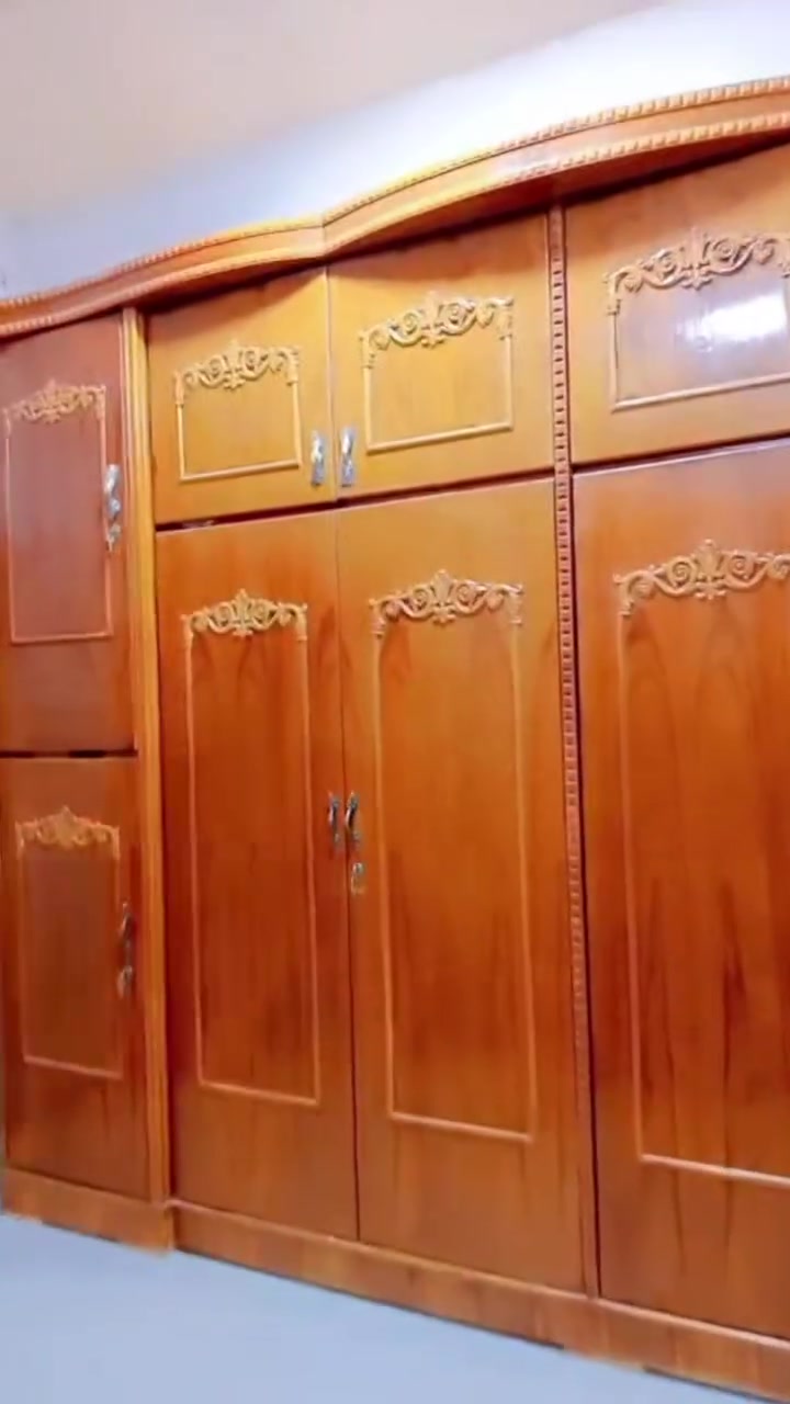 غرفه اخشاب للبيع نظيفه الفديو امامكم
السعر ٩٠٠ وبيها مجال للإستفسار ***********
