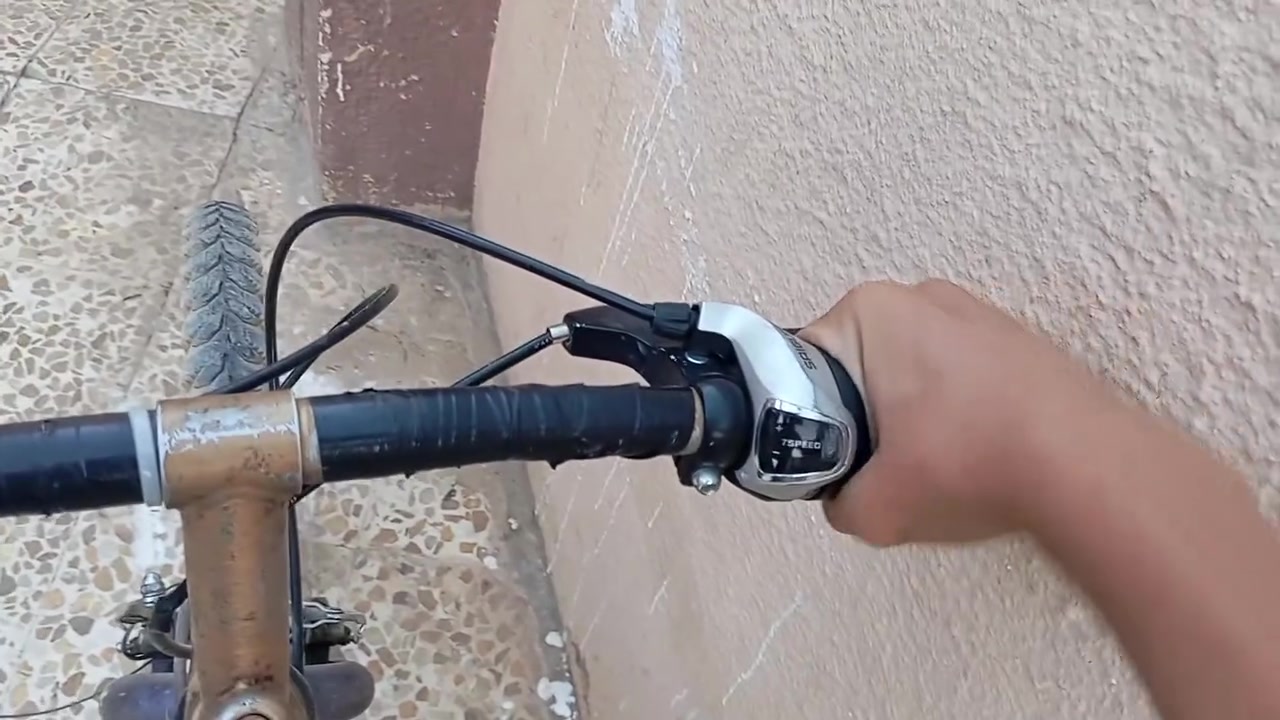 سلام عليكم بايسكل للبيع حجم 26 استوبات شغل كير شغل بي ضربه خفيفه في  الويل شراي اتصال   على رقم ***********
