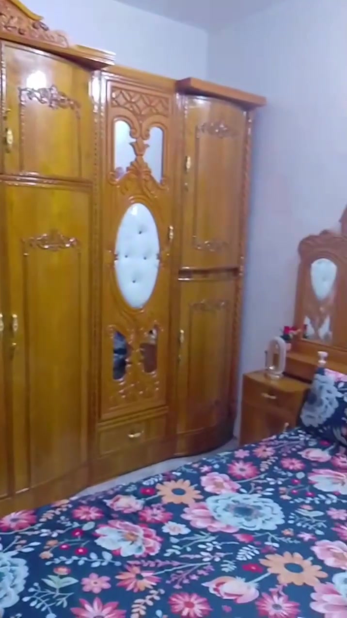 غرفة خشاب تسكام عراقي اخو جديد نضيفه حيل مستعمل اربع اشهر سته بيبان للبيع سعرها خاص للتواصل واتساب على رقم تالي ***********
