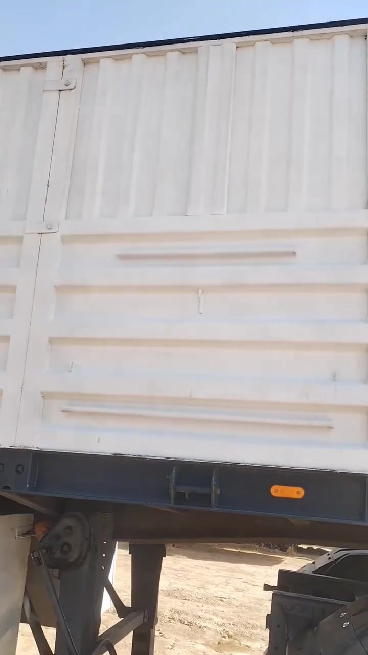 عربانه للبيع جاهزه عل شغل طخم تاير جديد عربانه حيل حلوه ***********//////***********
