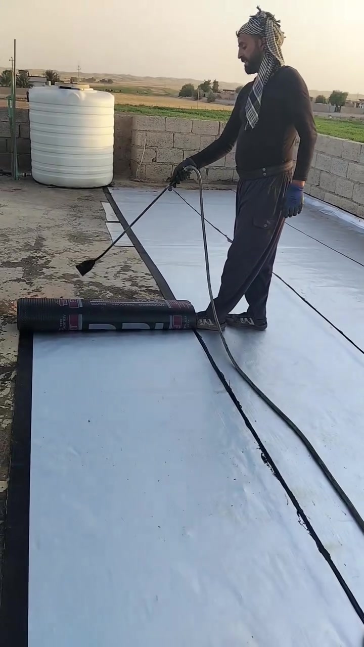سلام عليكم الي يريد يسوي السطح زكام موجود شغل فول ايوحد يريد يدك عل رقم***********يتصل موجودين دخل خانقين وخارج خانقين سعد القيسي
