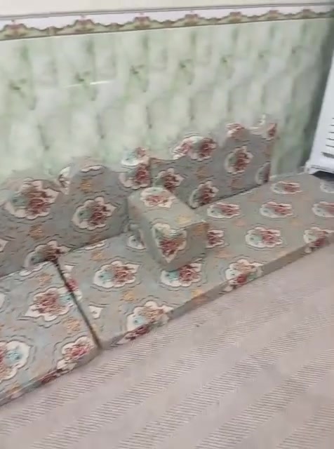 غراض للبيع مستعجل على بيعتهن  لأسباب خاصه نضيفات جدأ  المكان بسوق الشيوخ الفرهه الاستفسار على الرقم ***********
