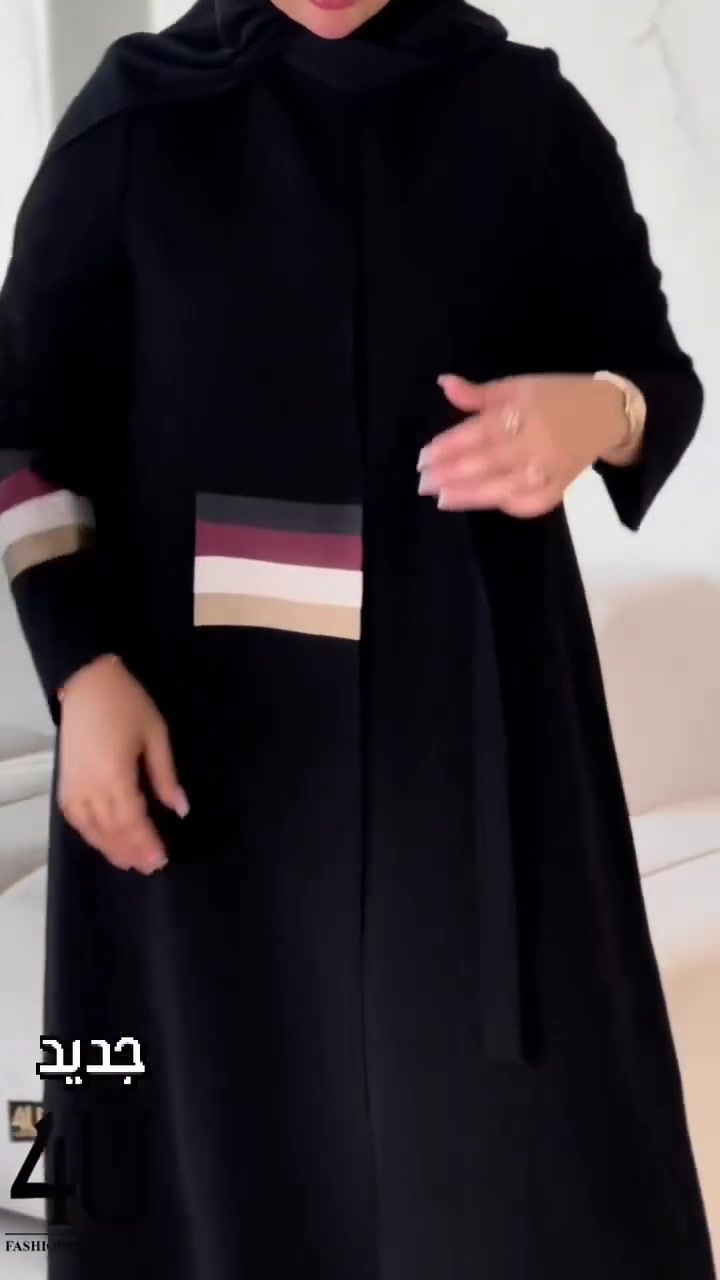 

نص مكتوب في الصور:
- جديد 4U FASHION FOR WOMAN
