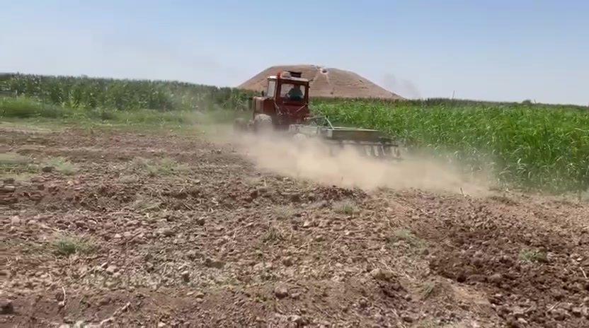 السلام عليكم تركتر DTروسي محور من سرفه إلى تاير ستيرن باور عملي تحوير ناجح كراب او تبانه من يرغب يتصل سعر٧مليون بي مجال معامله.قضاء الحويجه***********

