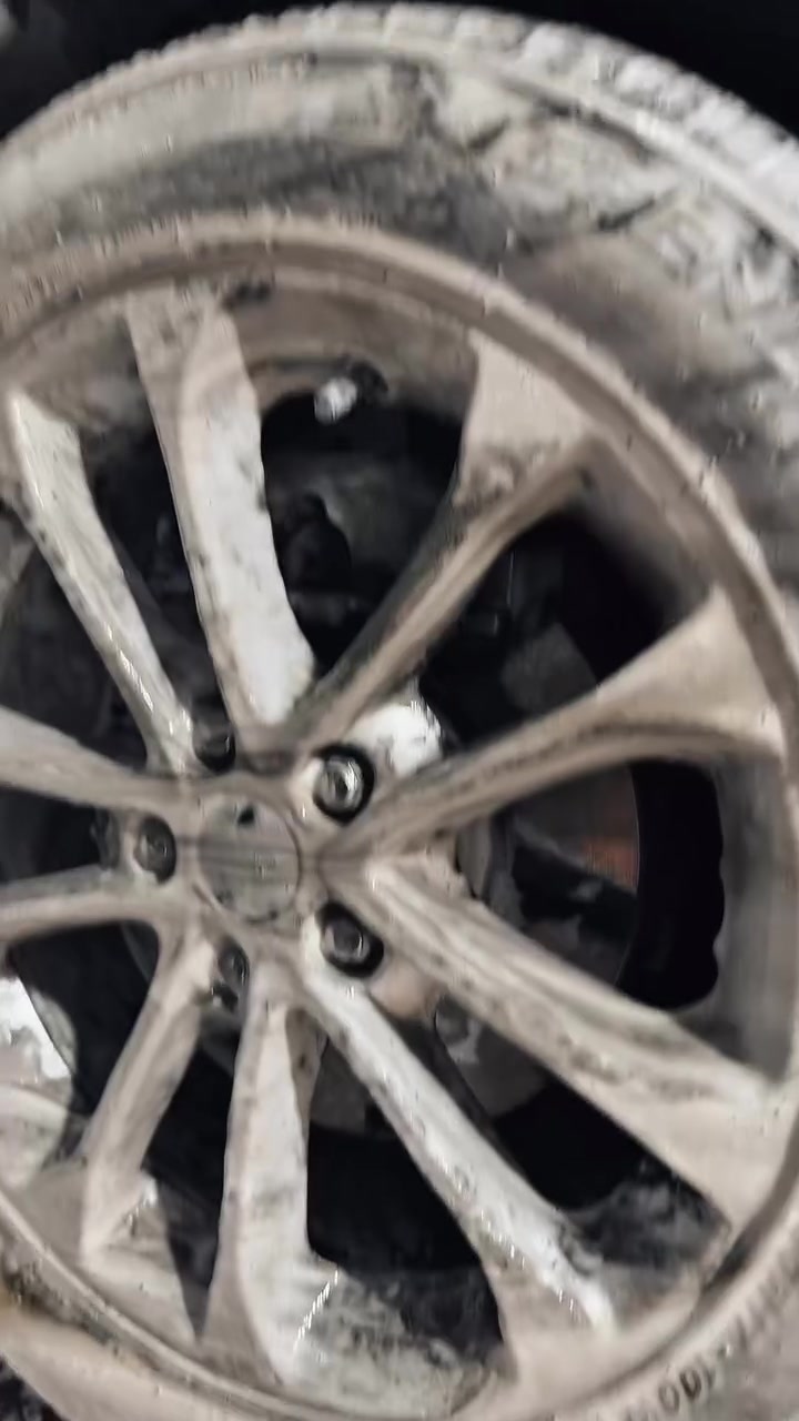 العناية الكاملة بسيارتك تبدأ من هنا! 🚗✨
شاهد جانباً من خدماتنا الاحترافية في محطة إسطنبول (Istanbul Station)؛ حيث نقدم:
 🧽 غسل وتلميع خارجي وداخلي بأعلى جودة.
 🛡️ غسل وإزالة الدهون المتراكمة عن المحرك والشاصي بأمان تام.
 🛢️ تبديل زيوت ودهون أصلية معتمدة لحماية محرك سيارتك وضمان أفضل أداء على الطريق.
نعتني بكل تفصيلة لتبقى سيارتك بأفضل حال دائماً! ⛽🛠️️
📍 الموقع: [الغزاليه شارع الفوج قرب ملعب الكفائات- ...]
📞 للحجز والاستفسار (***********): ⁠+964 صهيب محمد
#محطة_إسطنبول #Istanbul_Station #غسل_وتلميع_سيارات #تبديل_دهون #صيانة_سيارات #العراق #بغداد
