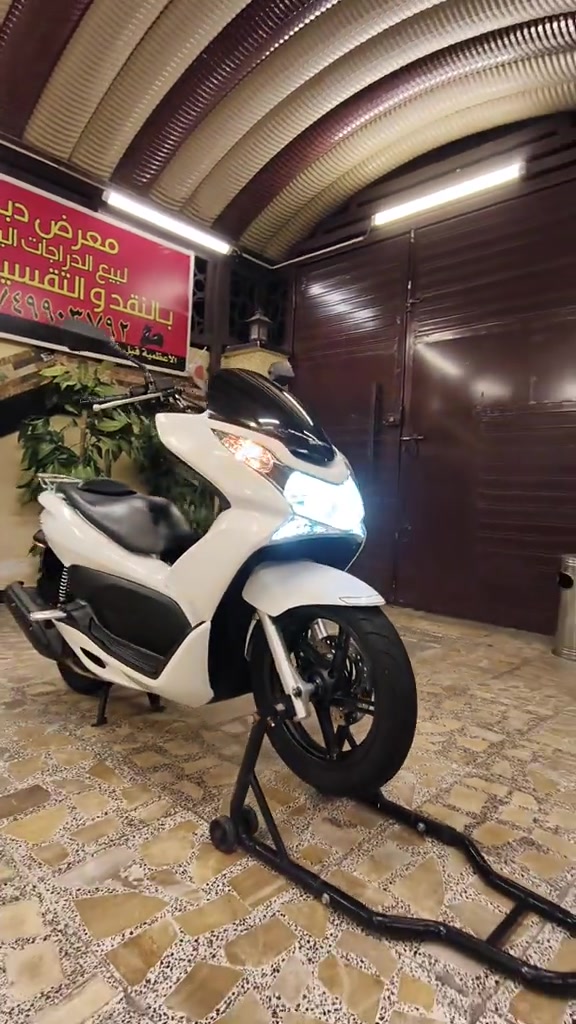 للبيع ( PCX) الجيل الاول ( ياباني) للاستفسار/***********/ حاوية رمبة مكفولة كفالة عامة من معرض دبي لبيع الدراجات اليابانية والكهربائية الاعضمية قبل خروج الكم بإدارة مهند الدبي
