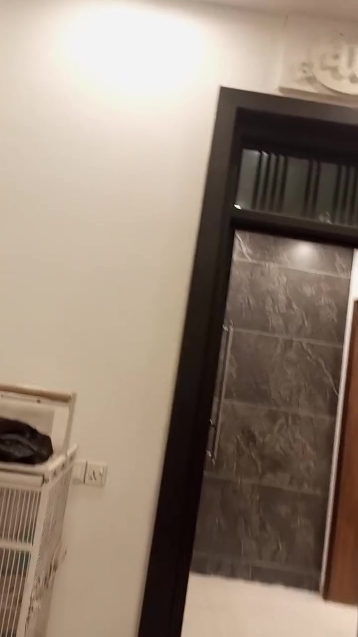 اعلااان مميز جدا  🔥🔥🔥
دار للبيع بناء حديث درجه اولى vip في  #الغزاليه العمداء موقع مميز وهادئ
مساحه 150م واجهه 7.5نزال20

يتكون من 5غرف نوم سويت 

صاله 
حولي 
مطبخ 
شلال داخلي 
طرمه 
بيتونه 
سطح 
البيت متعوب عليه بشكل وبالعافيه ع اليشتري 
لاستفسار 
***********
