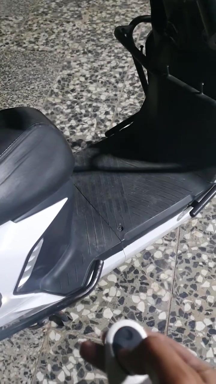 دراجه شحن ٦بطاريات للبيع العقل عاطل بدون بطاريات السعر 250وبيهامجال العنوان بغدادالحسينيه المعامل رقمي ***********
