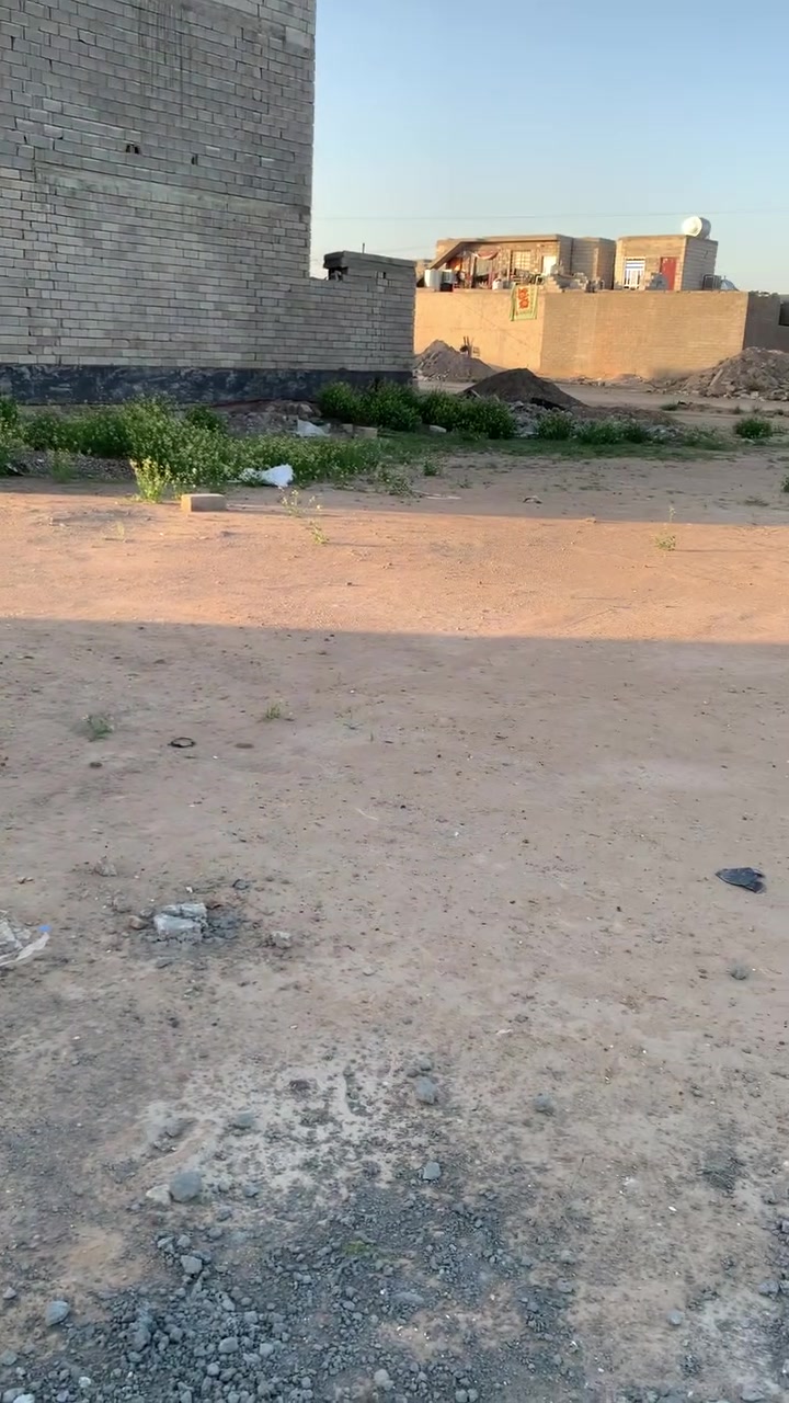 السلام عليكم
قطعة ارض للبيع 
رقم القطعة 4942
الموقع التصنيع
مقابل منتزه 
والارض موضحة بالتصوير  
المساحة 216 متر 
واجهة 8.5 متر 
نزال  25.5 متر 
القطعة باسمي 
السعر 50 بيها مجال بسيط 
للاتصال : ***********
