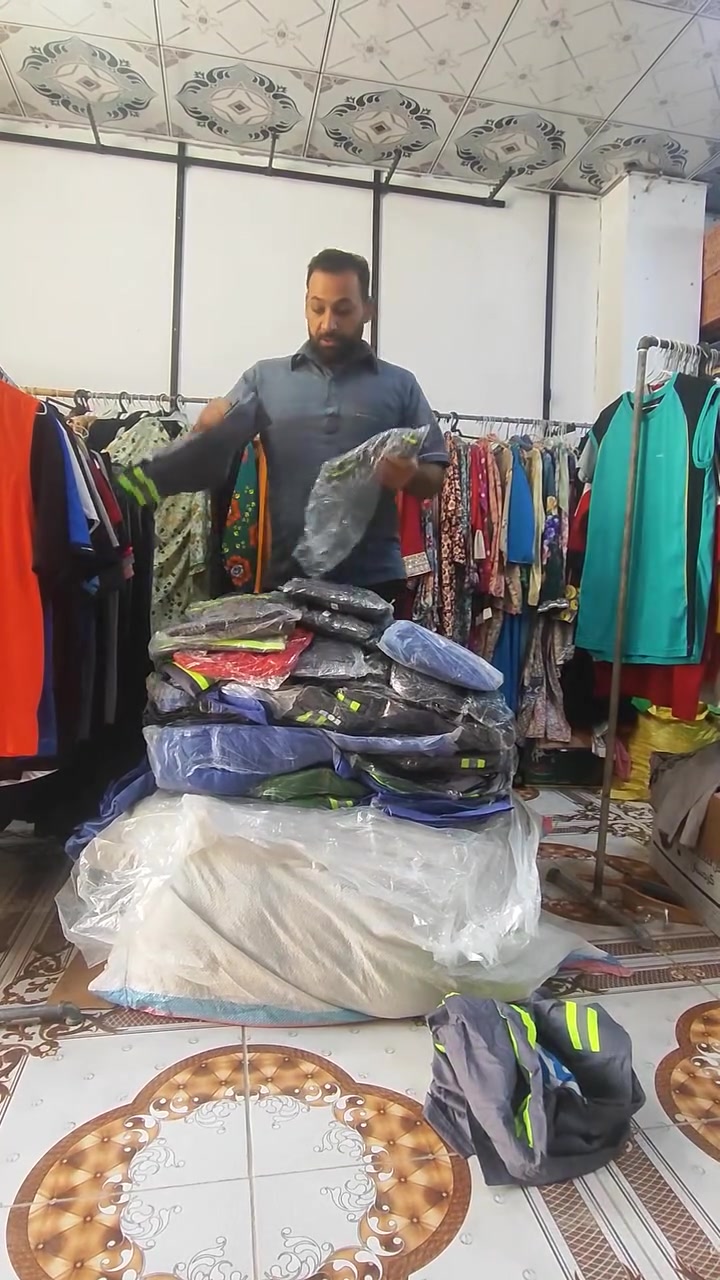 بدلة عمل جديد غير مستخدم 
***********
