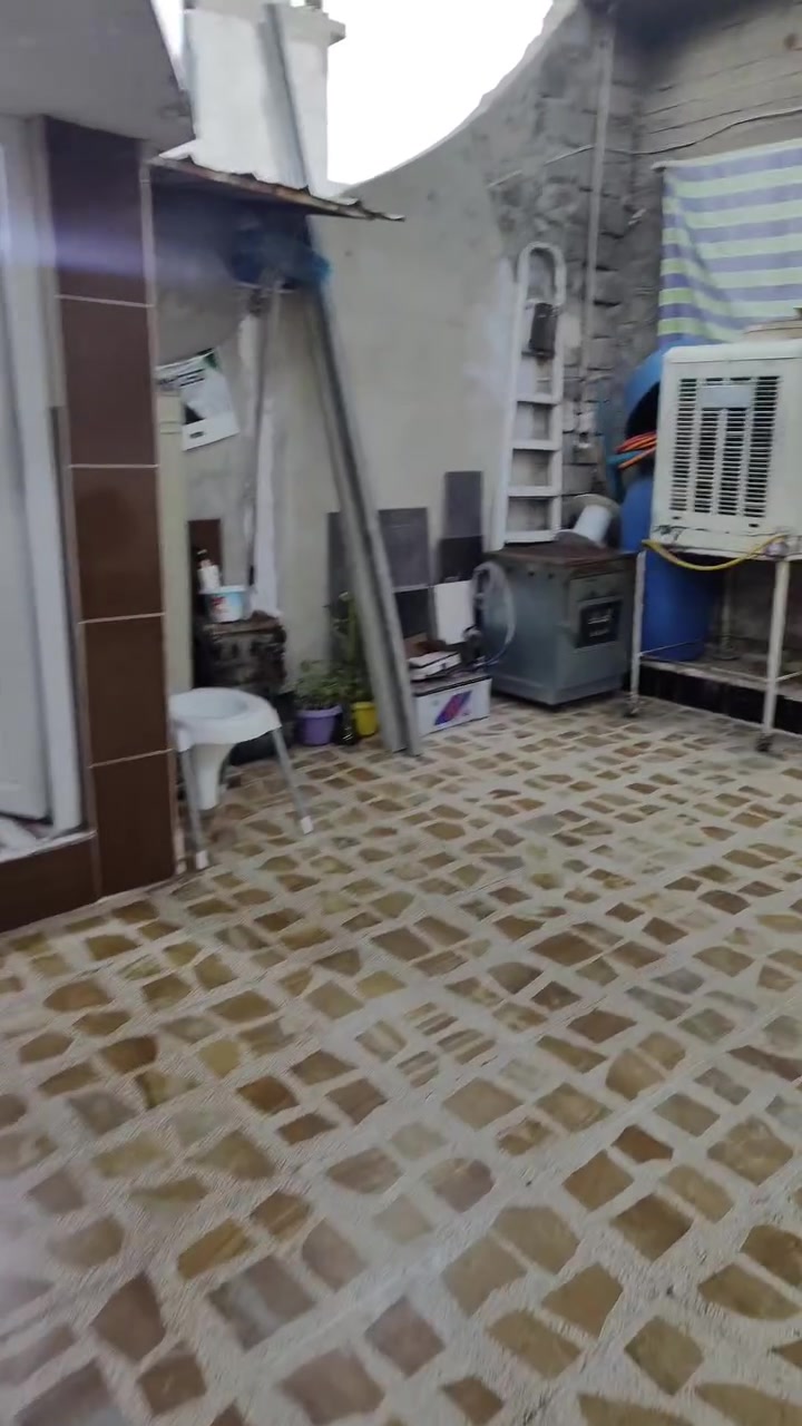 🏠 بيت للإيجار في حي الانتصار – شارع 20

📍 موقع مميز وقريب من المستوصف الصحي وجامع خلفاء الرسول
📐 مساحة البيت: 100 متر
🛣️ عرض الشارع: 20 متر

🔹 يتكون من:
• استقبال
• مطبخ
• هول
• غرفة نوم
• حمام
• صحيات خارجية
• بيتونة

📡 يتوفر فوق البيت منظومة إنترنت مع نت مجاني.

🎓 قريب من جميع الخدمات التعليمية، حيث تتوفر المدارس الابتدائية والمتوسطة والإعدادية بالقرب من المنزل.

💰 سعر الإيجار: 300 ألف دينار — قفل

📞 للاستفسار والتواصل:
***********
