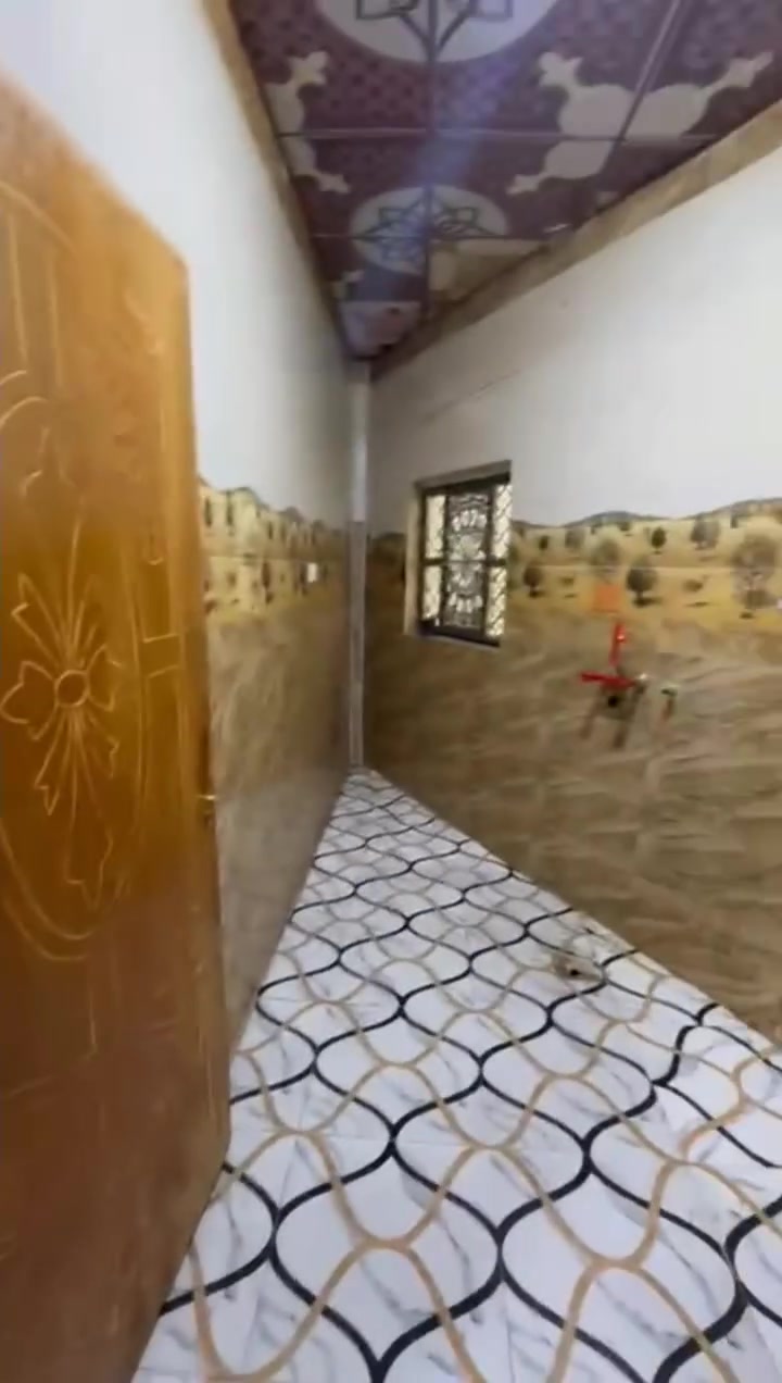 ---

**
.السلام عليكم 

*📌 شقة للإيجار*

*الموقع:* 📍 البصرة - القبلة - حي المهندسين
*الطابق:* الثاني درج - معزول
*القرب:* مدارس الجواهري

*التفاصيل:*
▪️ *التكوين:* 2 غرفة + صالة + مطبخ + حمام
▪️ *الحالة:* ترميم وصبغ جديد - شقة جديدة بالكامل
▪️ *تنبيه:* الوضع الحالي افضل من الفيديو

*الإيجار:* 400,000 د.ع شهرياً 💰
*الدفع:* قفل قفل قفل
*الخدمات:* الماء والكهرباء مشمولة

*للتواصل:* 
*عقارات امير الصالحي
***********
