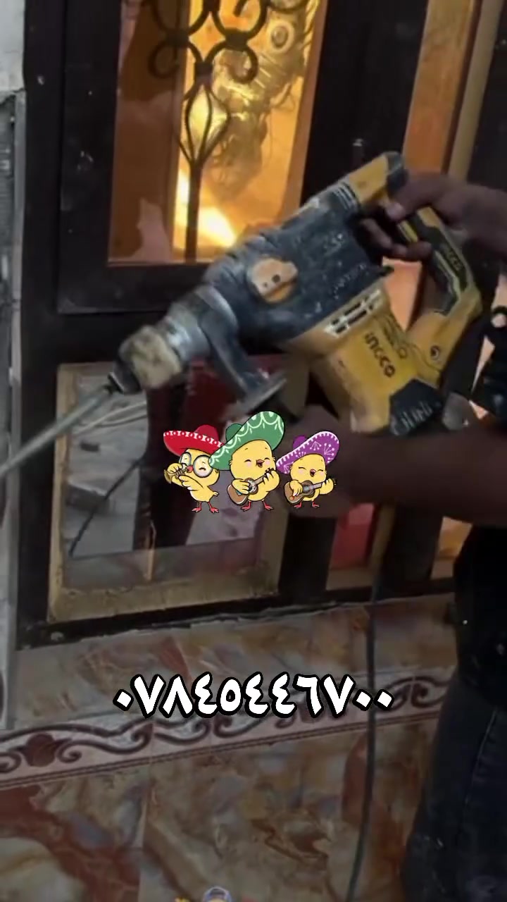 سلام عليكم ​🛠️ كادر  حسين للمقاولات والخدمات العامة 🏗️
شغل أي شيء عندك إحنا جاهزين ونستلمه بكل أمانة وإتقان!
نقدم لكم كافة خدمات الهدم، البناء، والتنظيف بأعلى جودة وأنسب الأسعار:
​1️⃣ أعمال التفليش والقلع (تصعيد مواد)
​التفليش: تفليش حيطان، سقوف، دنك، ورباطات.
​التكشير: تكشير بكافة أنواعه وتكشير الواجهات.
​القلع: قلع كاشي وقلع فرشي.
​2️⃣ أعمال الصب (خباطة أو يدوي)
​صب أرضيات، دنك، ونجات، ورفتات.
​صب صبة نظافة وبأنواعه كافة وبأعلى دقة.
​3️⃣ الخدمات العامة والتنظيف
​تنظيف البيوت، المباني، والسطوح.
​تصعيد وتنزيل المواد الإنشائية.
​تدخيل السبيس وحدله وتسوية الأرضيات.
​📸 جانب من أعمالنا السابقة:
(تجدون في الصور المرفقة لقطات حية ومباشرة من مواقع العمل التي قمنا بإنجازها)
​📞 للتواصل والاستفسار:
نحن متواجدون على مدار الساعة (اتصال + واتساب) لخدمتكم:
👉***********
​اتصل وتدلل، إحنا بخدمتك وفي أي وقت!
​#مقاولات_عامة #بناء #تفليش #صب_كونكريت #ترميم_منازل #خدمات_تنظيف #أعمال_إنشائية #العراق #كربلاء
