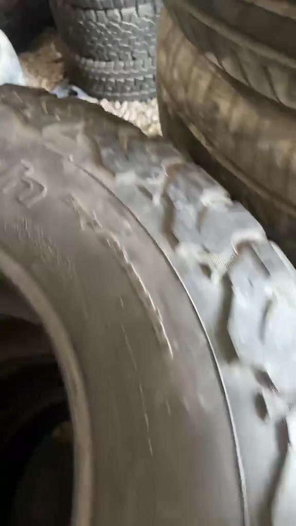 السلام عليكم عندي تخم تايرات جبلي
زوج منهم

 BFGoodrich

والزوج الثاني windforce

نفس النقشةحجم 

17 / 70 / 285  

 نضافة 90 / 100 بدون اي ضرر او فتيلة او ركعةانتاج 2023 سعرهم 200 الف موجود بغداد ***********
