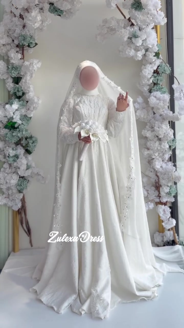 لێهاتوویی هەمیشە لە وردەکارییە بچووکەکاندا دەردەکەوێت...✨

مەیکەپێک کە جوانییە سروشتییەکەت زیاتر دەربخات
لەگەڵ تەرتیبترین و  نایابترین حیجاب 
درێسێک کە پڕە لە وردەکاریی مرواری🕊️

لە زولەیخا درێس، هەموو شتێک بە جۆرێک نەخشێنراوە کە شایەنی تایبەترین ڕۆژی ژیانت بێت👌🏻

⁩
بۆ بینینی مەیکەپی ئەم گوڵەمان جۆینی گروپی مەیکەپ بن 
لە بایۆی ئینستگرام دانراوە💄

#Erbil
‏#Iraq
‏#Kurdistan
‏#ErbilFashion⁩⁩⁩⁩⁩

نص مكتوب في الصور:
- ZulexaDress