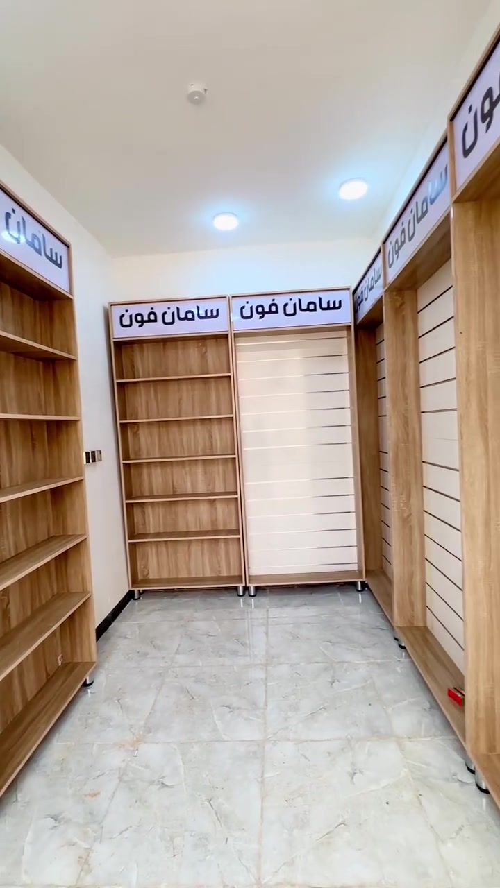 فاترينات للبيع استخدام يوم واحد فقط
ناصريه حي الفداء 
*********** واتساب فقط 
٤ قطع تعليك 
و٣ قطع رفوف
