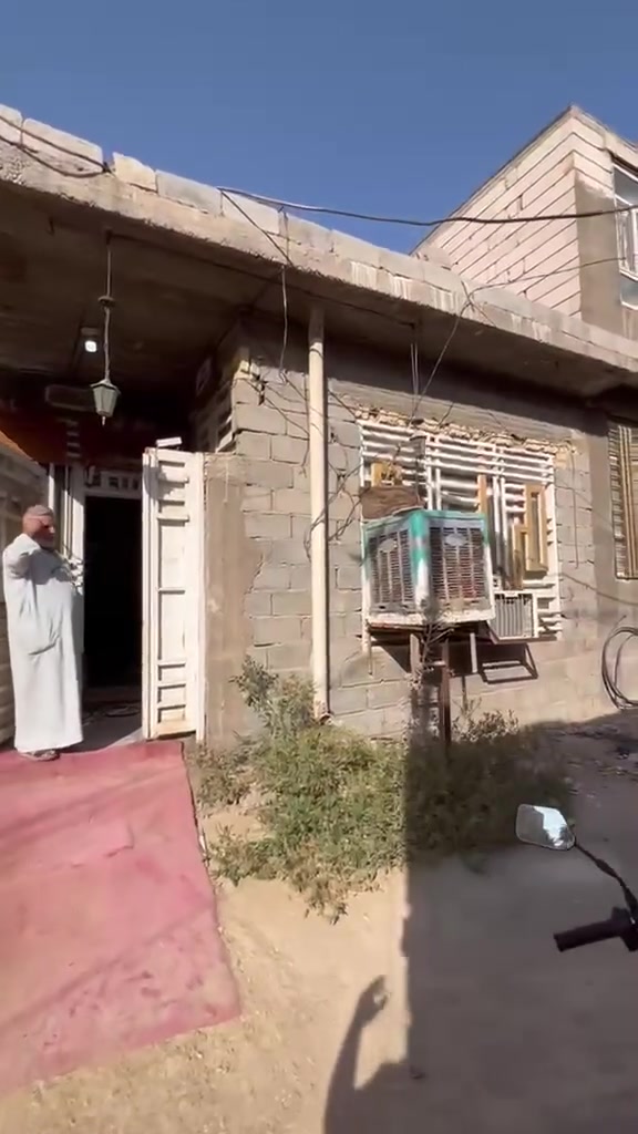 السلام عليكم بيت للأيجار المساحه 100 متر طابق واحد الحر الصغير 250 قرب مطحنة الراشي 
***********
