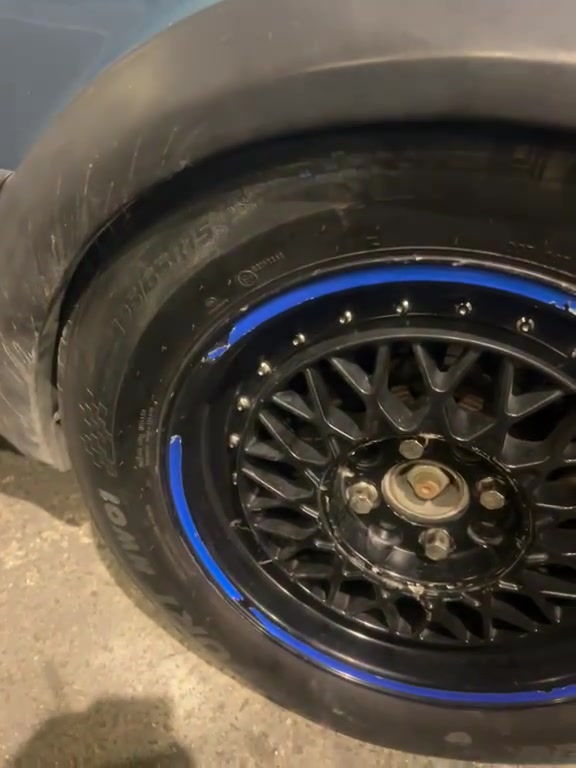 سلام عليكم ويل bbs للبيع او مراوس تايرات جدد لا تعديل والا تصليح حجم 15 جوكر كباته موجوده
